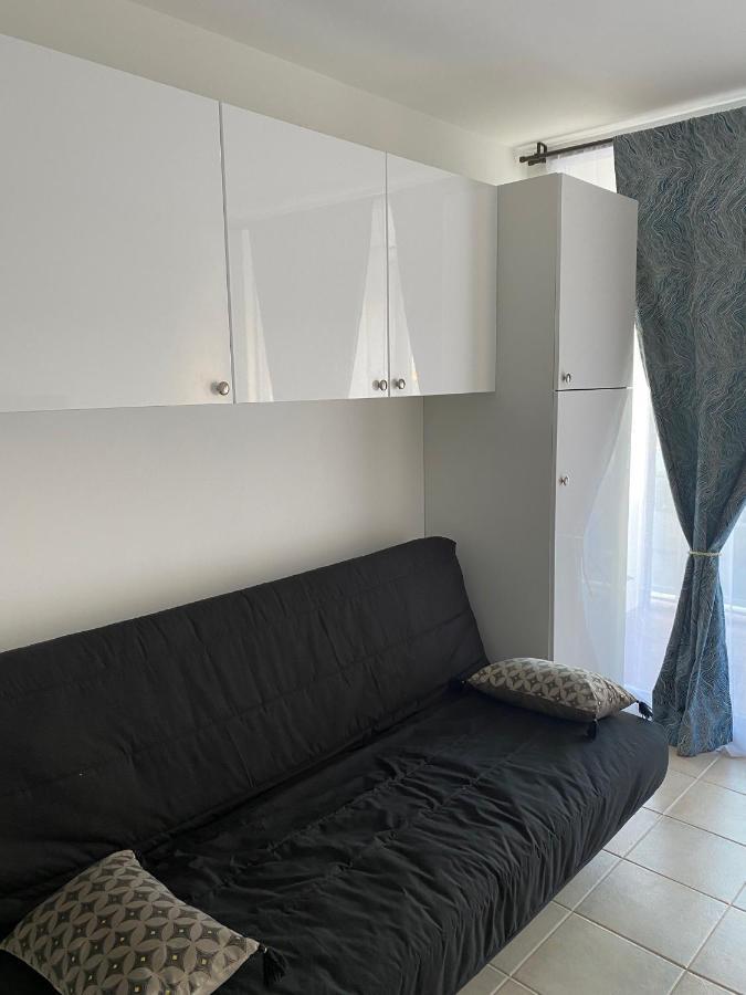 Joli Studio Neuf Av Terrasse A 50 M De La Mer Et Gare Roquebrune-Cap-Martin Εξωτερικό φωτογραφία